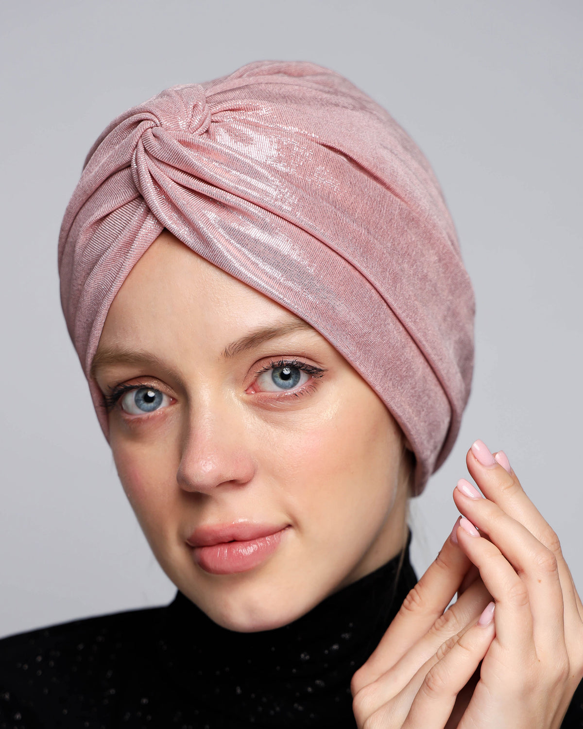 Metallic twisted lines turban