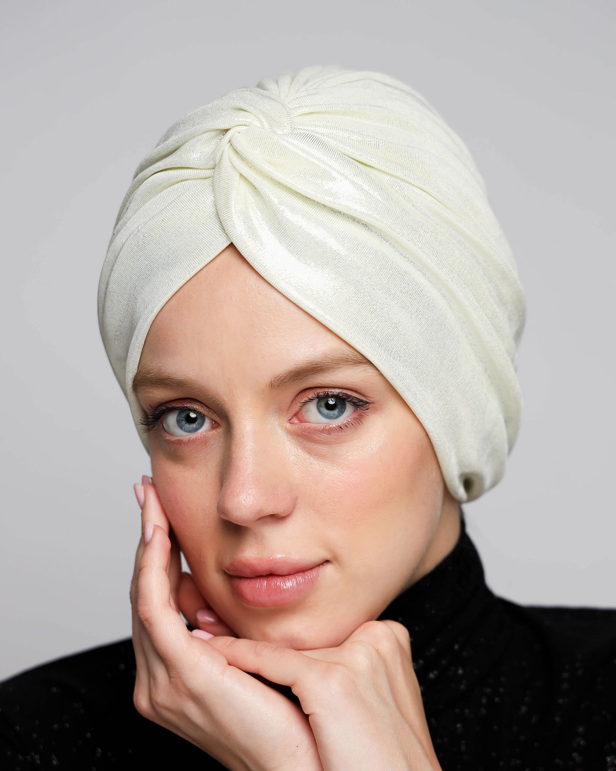 Metallic twisted lines turban