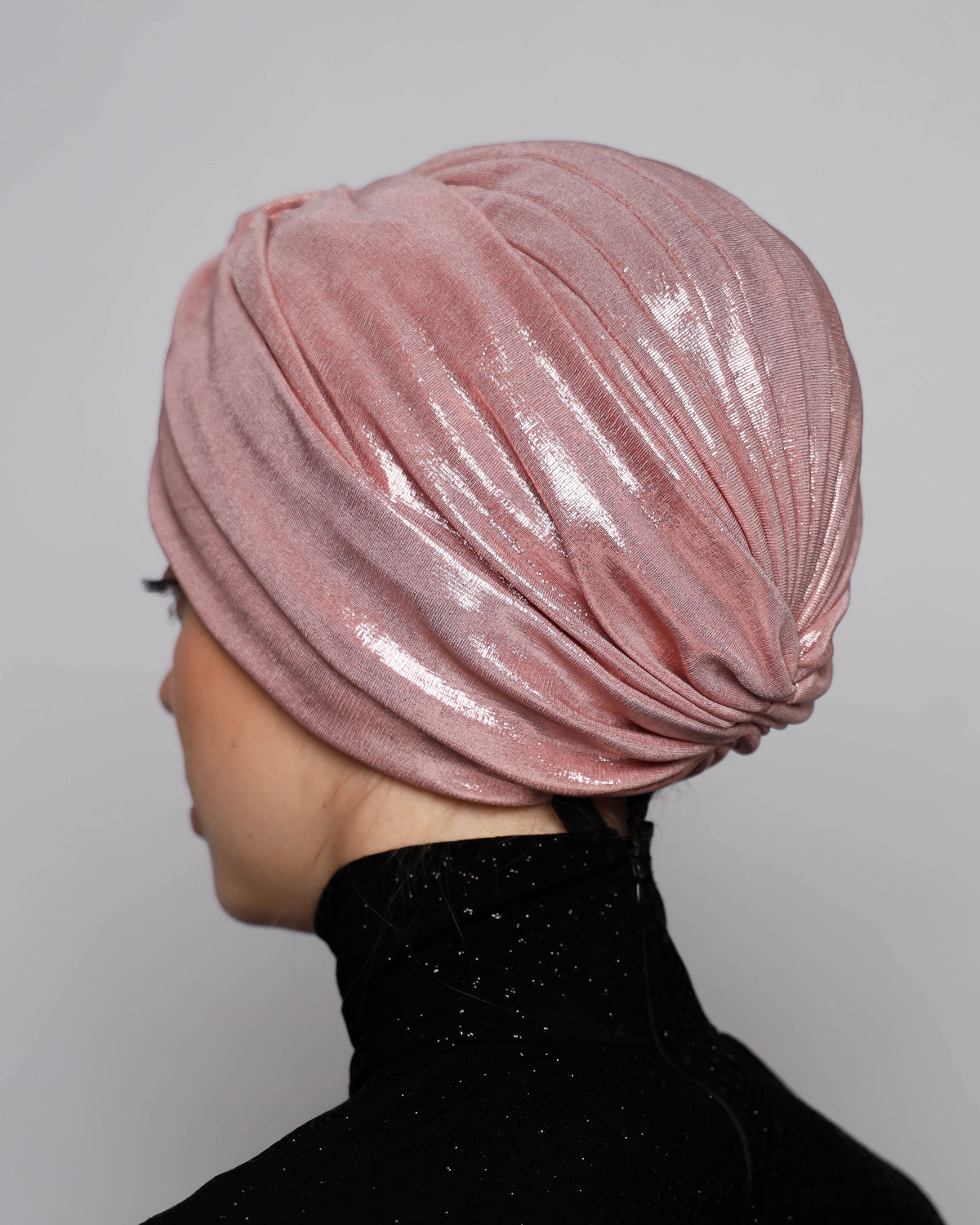 Metallic twisted lines turban