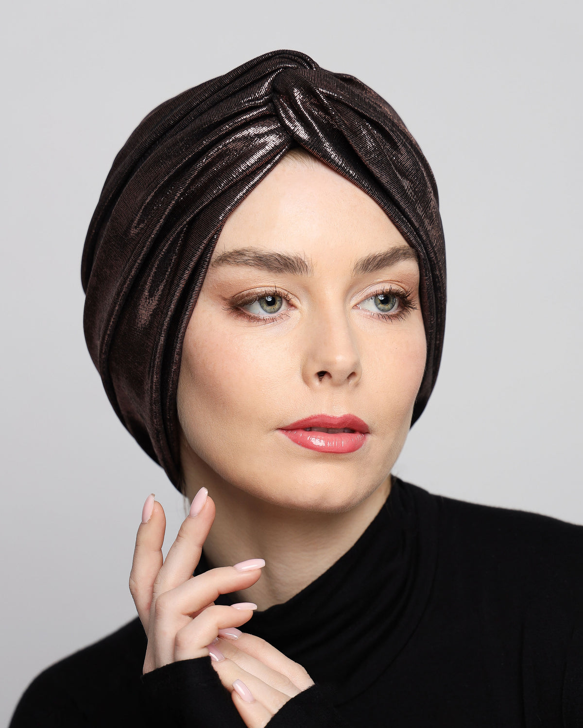 Metallic twisted lines turban