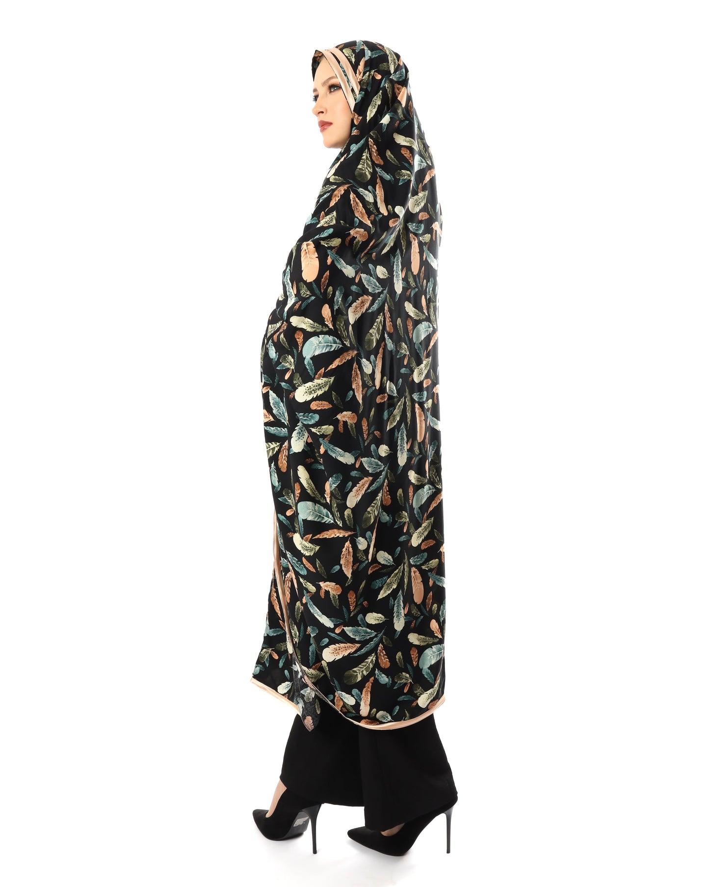 Feathers Praying Hijab Gift Box