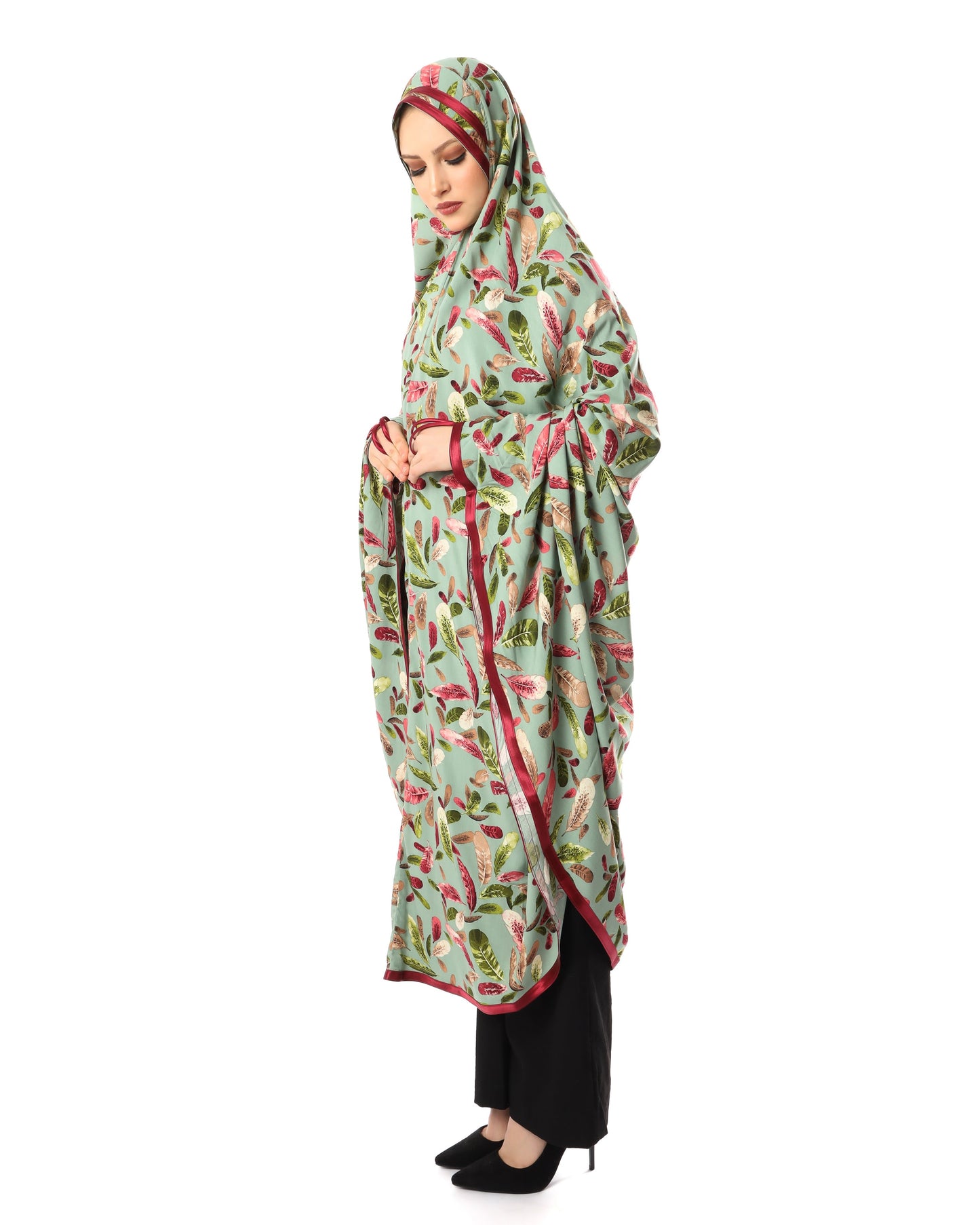 Feathers Praying Hijab Gift Box