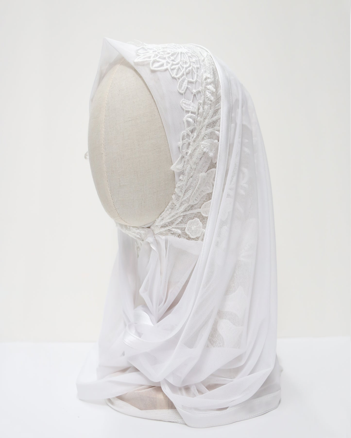 Guipure lace ready-made hijab